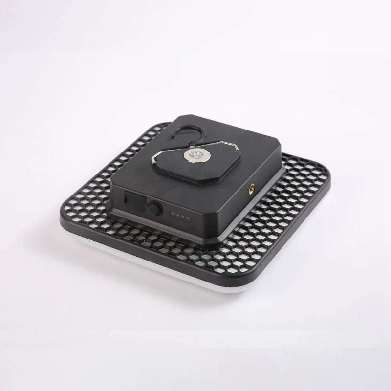 L4 &middot; Black &middot; catalogue product photo